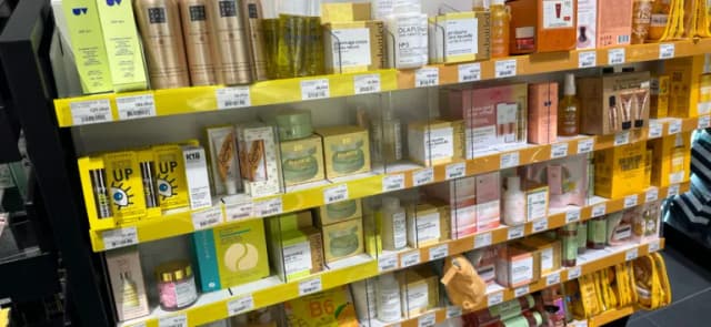 Co warto kupić w Sephorze? Najlepsze produkty, które musisz znać Co warto kupić w Sephorze? Najlepsze produkty, które musisz znać